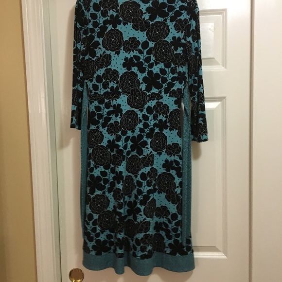 Dress - Picture 4 of 4